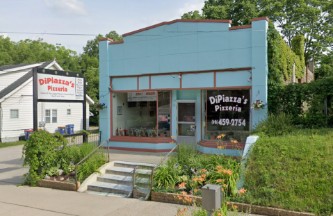 You Can Order A Massive 30-Inch Pizza From DiPiazza's Pizzeria In Michigan