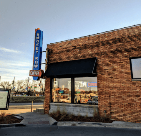 One Of The Quirkiest Coffee Shops In Iowa, Smokey Row Cafe, Is A Must-Visit For Your Caffeine Fix