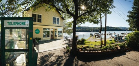 Step Into Hello, Dolly! At This Riverfront Restaurant In New York Where The Movie Was Filmed