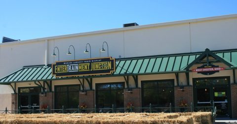 The World's Largest Indoor Train Display Is Right Here In Ohio At EnterTrainment Junction