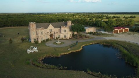There's A Castle Full Of Llamas In Texas Called ShangriLlama And It's A Royally Adorable Place To Visit