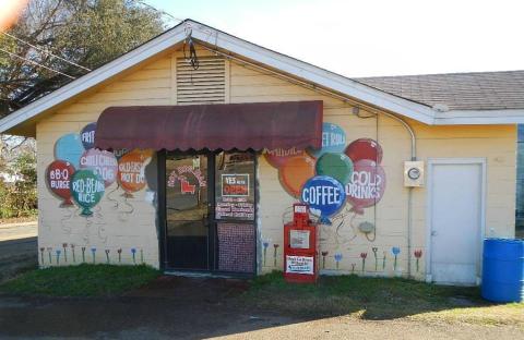 Hot Dog Man Is A Tiny Hole-In-The Wall That Serves Some Of The Best and Biggest Hot Dogs In Mississippi 