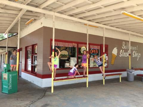 Enjoy A Retro Dining Experience At Mississippi's Bellemont Shake Shop, An Old-Fashioned Drive-In   