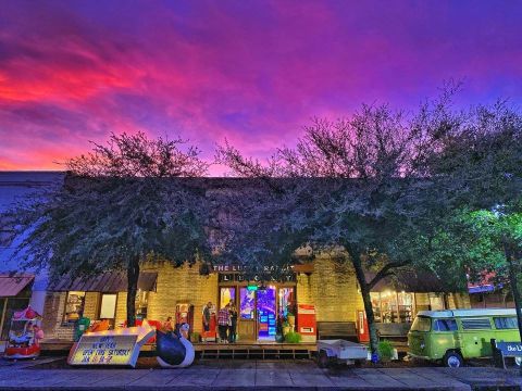 Absolutely Gigantic, You Could Easily Spend All Day Shopping At The Lucky Rabbit In Mississippi