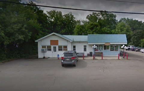 Florida Fryed Chicken Is A Hole-In-The-Wall Restaurant In Pennsylvania With Some Of The Best Fried Chicken In Town