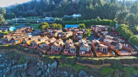 You'll Have A Front Row View Of The Ocean At These Cozy Cabins In Northern California