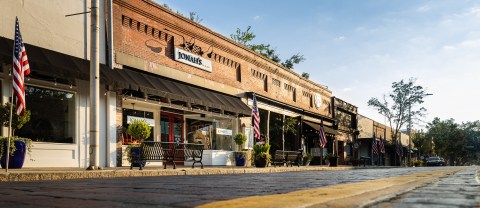 The Small Cafe, Jonah's Fish & Grits In Georgia Has A Peanut Butter Pie Known Around The World