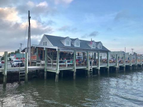 These 9 Hidden Gem Restaurants In Delaware Serve Up Outrageously Tasty Crab Cakes