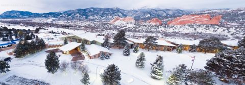 You'll Have A Front Row View Of The Colorado Garden Of The Gods At These Cozy Cabins