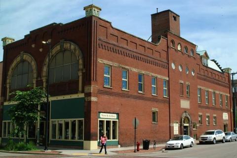 Antique Emporium Is A 3-Story Antique Store In Wisconsin That’s Like Something From A Dream