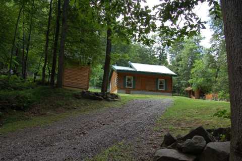 Unplug And Unwind At This Secluded And Off-Grid Lodge In Pennsylvania