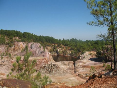 Mine For Minerals & Gems At Georgia’s Graves Mountain For A One-Of-A-Kind Day Trip