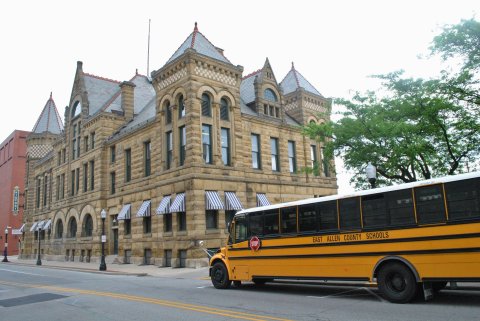 There's A Castle In Indiana That's Also A Museum And It's A History Buff's Happy Place