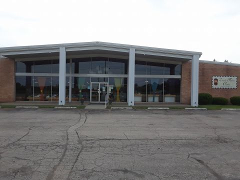 You Could Easily Spend All Day Shopping At The Absolutely Gigantic Zinck's Fabric Outlet In Indiana