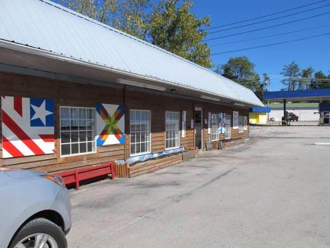 You'll Find Some Of The Best Country Cookin' In Tennessee At Mac's Diner, A Small Town Hidden Gem