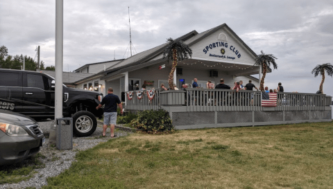 Visiting This Middle-Of-Nowhere Maine Restaurant Is Like Taking A Daylong Vacation