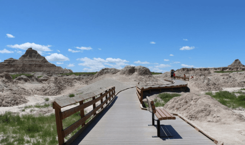 Fossil Exhibit Trail Is A Boardwalk Hike In South Dakota That Leads To Incredibly Scenic Views