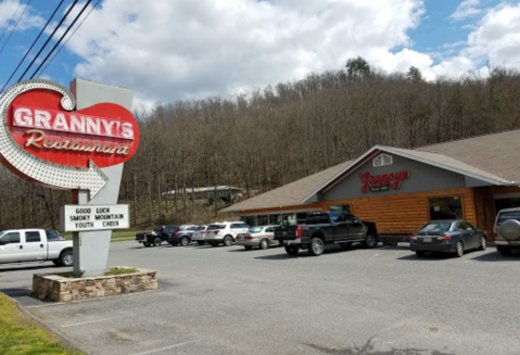 The All-You-Can-Eat Buffet At Granny's Kitchen In North Carolina Features Downright Delicious Country Cookin'