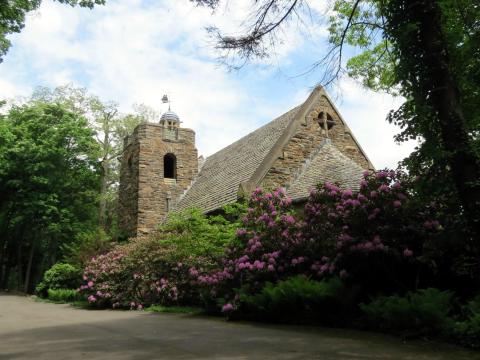 The Chapel Outside Buffalo That's Located In The Most Scenic Setting