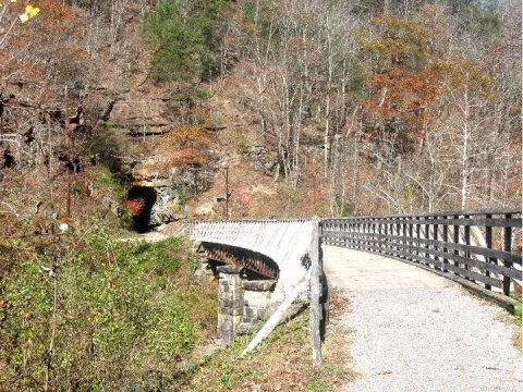 This Beautiful Hike In West Virginia Has A Mouthwatering Restaurant Right Along The Trail