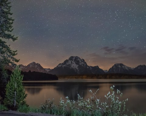 Surges Of Up To 100 Meteors Per Hour Will Light Up The Wyoming Skies During The 2020 Lyrid Meteor This April