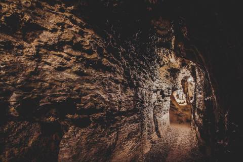 The Natural Formations In Maryland's Crystal Grottoes Caverns Look Like Something From Another Planet