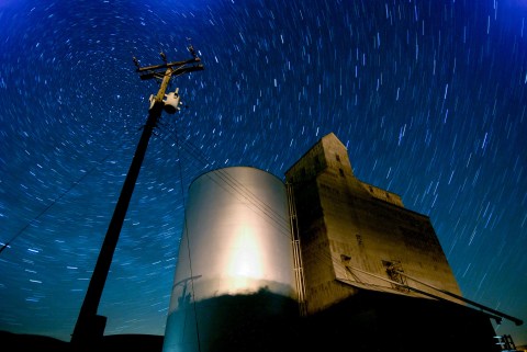 Surges Of Up To 100 Meteors Per Hour Will Light Up The South Dakota Skies During The 2020 Lyrid Meteor This April