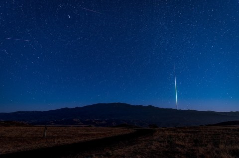 Up To 100 Meteors Per Hour Will Light Up The Northern California Skies During The Lyrid Meteor Shower This April