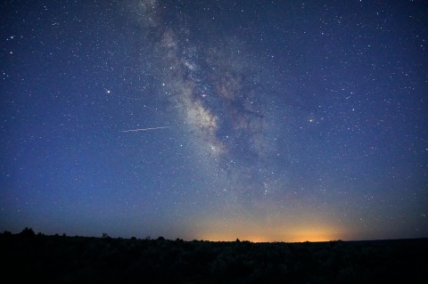 Surges Of Up To 100 Meteors Per Hour Will Light Up The New Hampshire Skies During The 2020 Lyrid Meteor This April