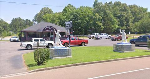 Head To Happy Daze, A Dairy Bar In Small Town Mississippi, For A Dining Experience That's As Retro As It Is Tasty  