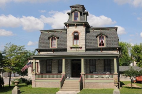 Take A Small Town Escape To McClure Guesthouse, A Historic Victorian Hotel In Illinois