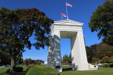 The One Place In Washington Where You Can Cross The Canadian Border With No Passport