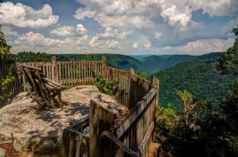 Take An Easy Out-And-Back Trail To Enter Another World At Grandview's Turkey Spur Overlook In West Virginia