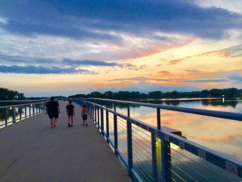 Enjoy A Breezy Hike To A Shimmering Lake At Kruidenier Trail At Gray's Lake In Iowa