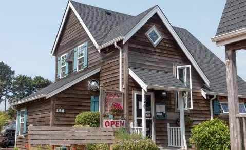 The Gingerbread Waffle Is The Specialty Of The House At The Family-Owned Lazy Susan Cafe In Oregon