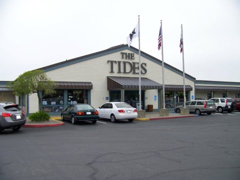 Featured In Hitchcock's 'The Birds', Northern California's Tides Wharf Restaurant Boasts Fresh And Delicious Seafood