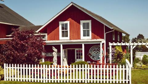 Whidbey Pies & Cafe In Washington Has A Loganberry Pie Known Around The World