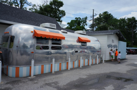 Eat Delicious Burgers In A Vintage Airstream At Willy Burger In Texas