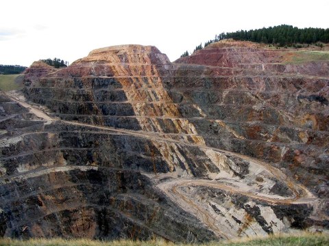 A Drone Flew High Above An Uninhabited Mine In South Dakota And Caught The Most Incredible Footage