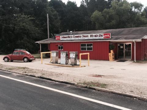 Take A Bite Of Some True Southern Delights At Johnsville's Country Store In Arkansas