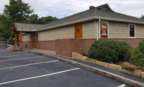 The Cooked-To-Order, Specialty Burgers At Whitey's Booze N' Burgers Are An Ohio Legend