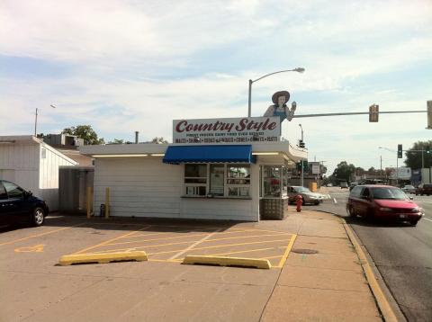 5 Drive-Thru Ice Cream Shops In Illinois That Will Satisfy Your Sweet Tooth All Summer Long