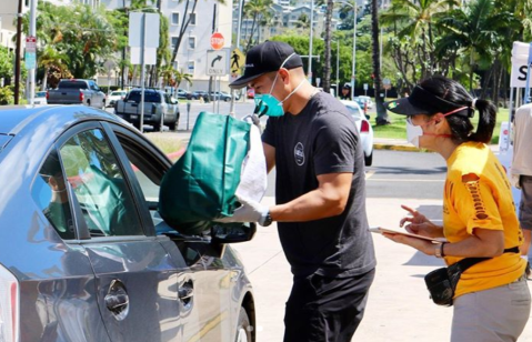 Support Local Farmers With A Visit To This Drive-Through Market In Hawaii