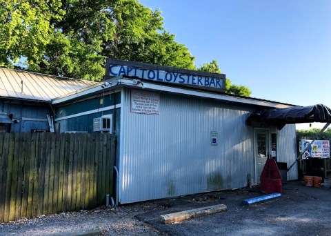 The Laidback Hideaway In Alabama, Capitol Oyster Bar, Serves Up Superb Seafood