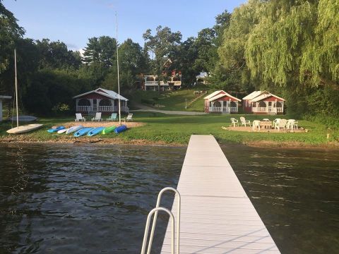 These Quaint Cottages On The Shores Of Green Lake In Wisconsin Will Make Your Summer Splendid