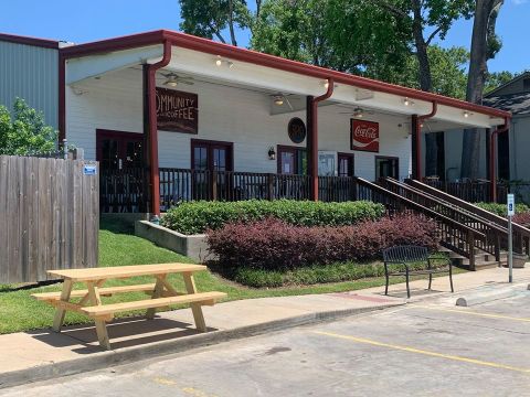 You Wouldn't Think It, But BRQ In Louisiana Has A Carrot Cake That's As Good As Their BBQ