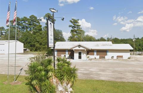 A Wait Is Likely But Well Worth It At Charlie's Catfish House In Mississippi, A Small Town Eatery With A Big Reputation