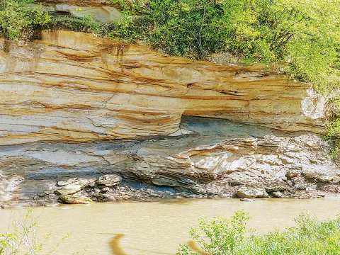 Enjoy A Day Exploring A Miniature Cliff At The Underrated Echo Cliff Park In Kansas