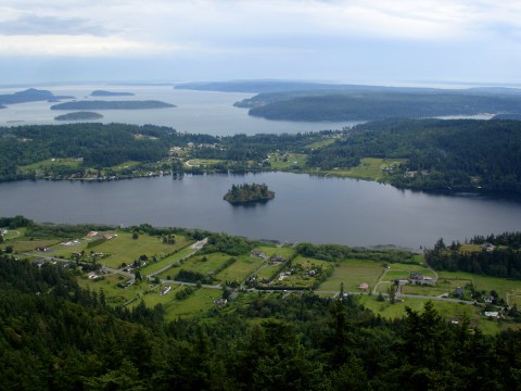 Visit Lake Campbell, One Of Washington's Most Underrated Lakes And A Great Summer Destination