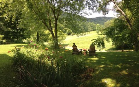 Enjoy The Charm Of A Bed & Breakfast But With Plenty Of Space To Spread Out At Snug Hollow Farm In Kentucky